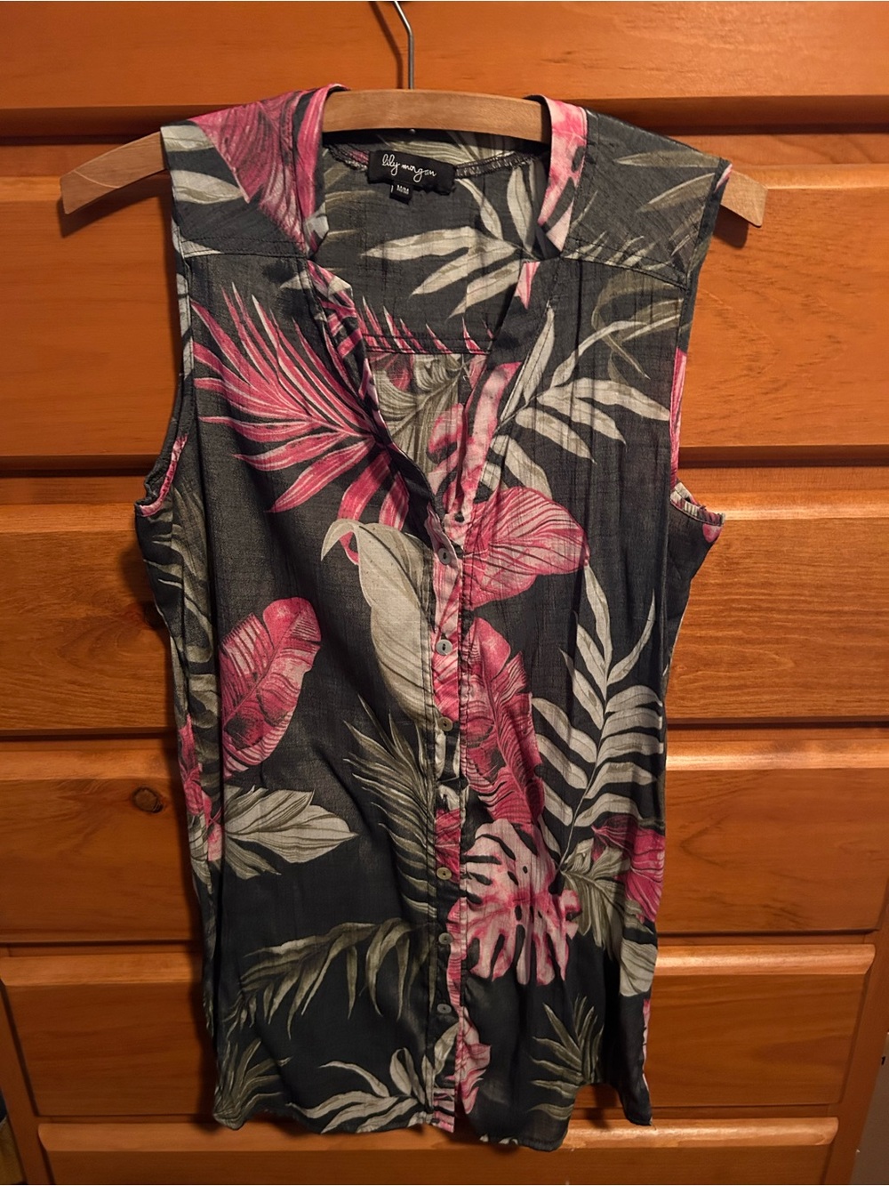 Lily Morgan Sleeveless Button-Front Tropical Print Top - Pink/Gray